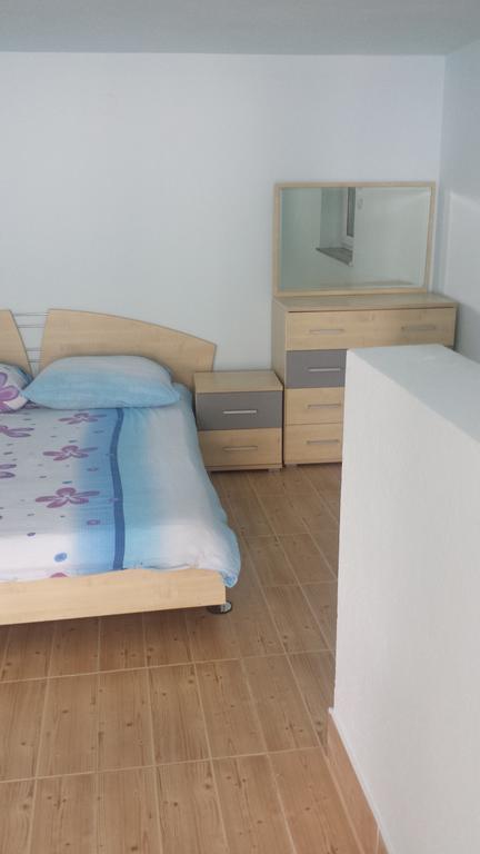 Apartments Lina Karlobag Room photo